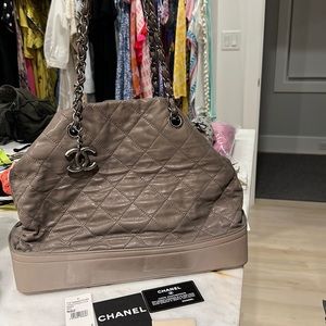 Large Gray Hobo quilted leather Chanel!